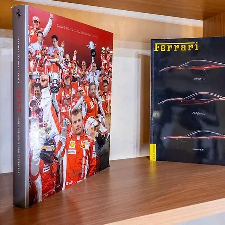 Ferrari Museum & Train Station - Il Cavallino Loft Apartment