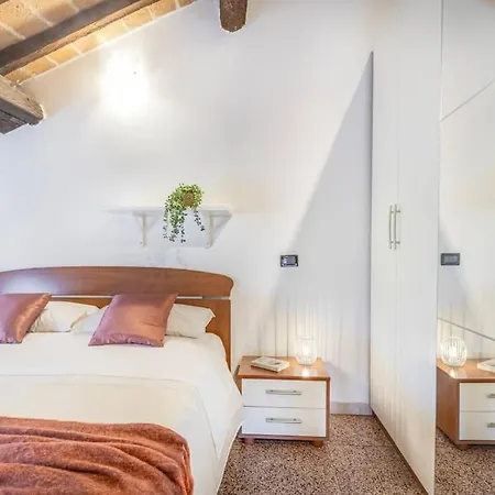 Apartment Ferrari Museum & Train Station - Il Cavallino Loft *