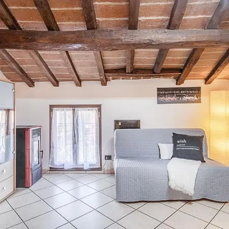 Ferrari Museum & Train Station - Il Cavallino Loft Apartment *