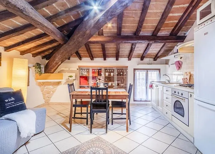 Apartamento Ferrari Museum & Train Station - Il Cavallino Loft